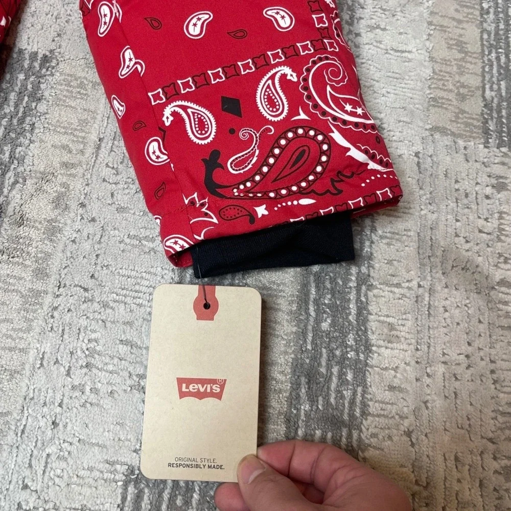 NEW Levis Mens Red Paisley‎ Bandana Western Puffer Jacket Sherpa Collar LARGE